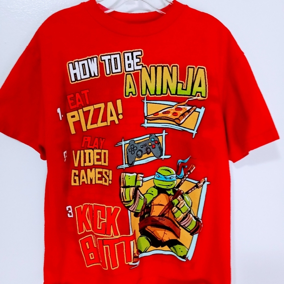 Kids Graphic Short Sleeve T Shirt, size L10/12 Color  Red - Picture 1 of 2